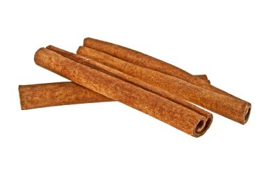 Tarçın çubukları beyaz arkaplanda izole