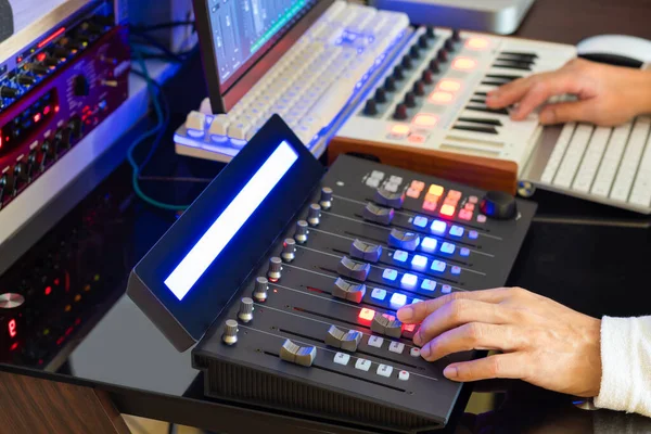 Sound Engineer Hands Adjusting Volume Digital Audio Control Surface Mixing — Stock Photo, Image