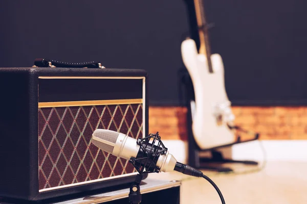 Configuração Microfone Amplificador Para Gravação Guitarra Elétrica Estúdio — Fotografia de Stock