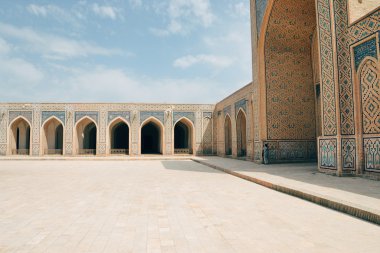 Buhara. Bir cami avlusuna