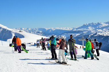 Kayak ve Kayak Snowboard Sochi, Rusya Federasyonu, 29 Şubat 2016, insanlar Rosa Khutor tesisi