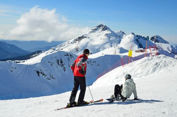 Sochi, Russia, February, 29, 2016,  People skiing and snowboarding on ski resort Rosa Khutor — Stock Photo, Image