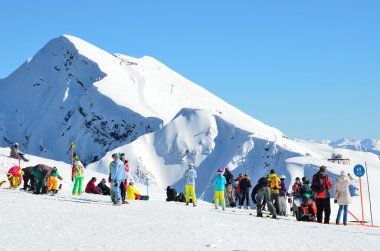 Kayak ve Kayak Snowboard Sochi, Rusya Federasyonu, 29 Şubat 2016, insanlar Rosa Khutor tesisi