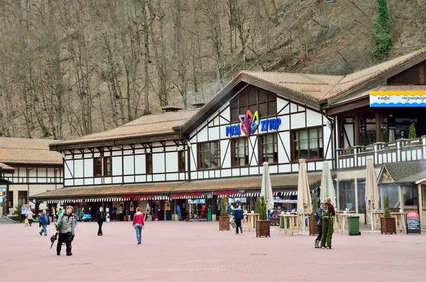 Soči, Rusko, února, 29, 2016, infrastruktura lyžařského střediska Rosa Khutor — Stock fotografie