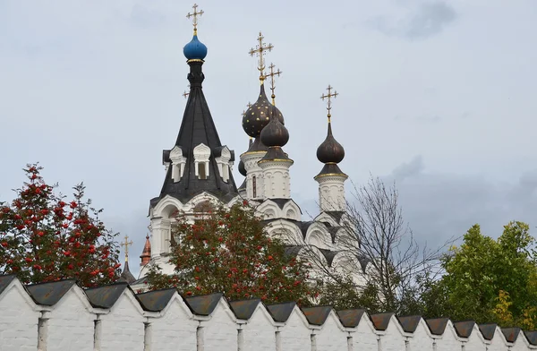 Murom, Rusya'nın altın yüzük manastırda duyuru — Stok fotoğraf