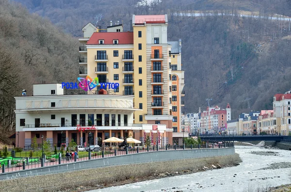 Sotschi, russland, 3. märz 2016, skigebiet rosa khutor — Stockfoto