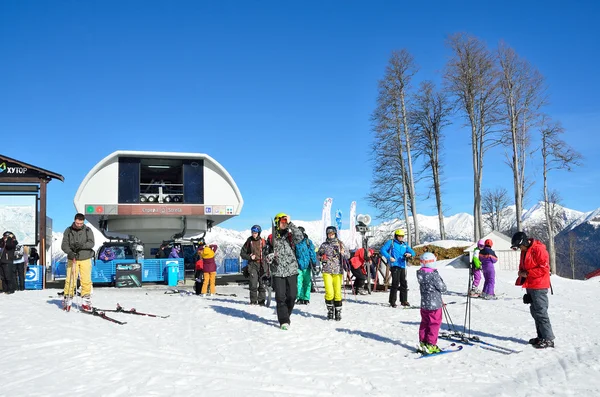 Sochi, Russia, February, 29, 2016,  People at the upper station of the cable car Strela in the ski resort Rosa Khutor — Stock Photo, Image