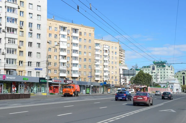 Moskou (Rusland), augustus, 15, 2015, Russische scène: Bolshaya Yakimanka straat in Moskou — Stockfoto