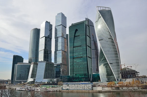 Moscou, Rússia, 20 de março de 2016. Cena russa: Centro Internacional de Negócios "Moscow-City " — Fotografia de Stock