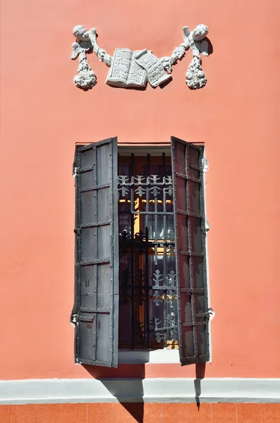 Moskva, Ryssland, augusti, 21, 2015. Ryska scen: ingen, kyrkan av ärkeängeln Gabriel, Mensjikov tower. delar av inredning — Stockfoto