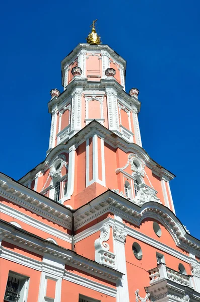 Moskva, Ryssland, kyrkan av ärkeängeln Gabriel, Mensjikov tower — Stockfoto