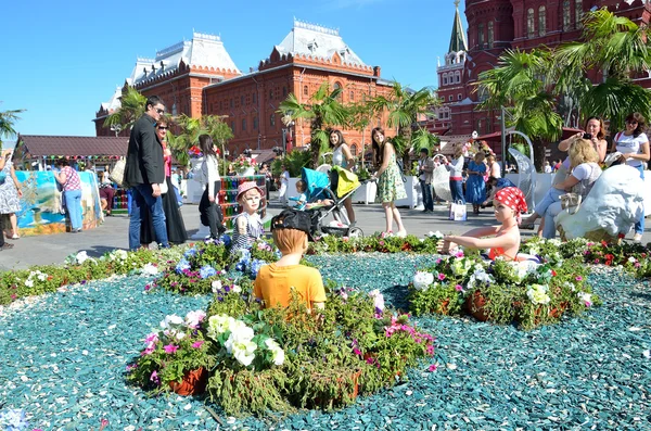 Moskau, russland, august, 21.2016. die teilnehmenden leute an der feier des festivals "moskauer marmelade", okhotny ryad in moskau — Stockfoto