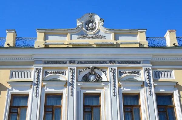 Moskau, russland, märz, 27. märz 2016, russische szene: uraltes gut von prokhorovs - hludovs in podsosensky gasse in moskau, dekor-elemente — Stockfoto