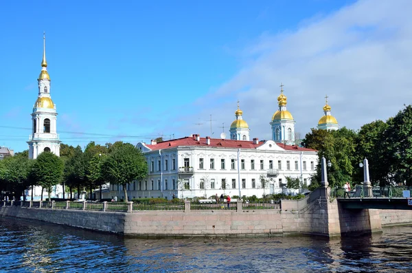 RUSSIA, the naval Cathedral of St. Nicholas (Naval Cathedral of Saint Nicholas the Wonderworker and Theophany) in St. Petersburg — Stock Photo, Image