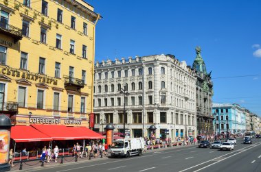 St. Peterburg, Rusya, 20 Temmuz 2014. Rus sahnesi: Nevsky umudu üzerinde yürüyen insanlar