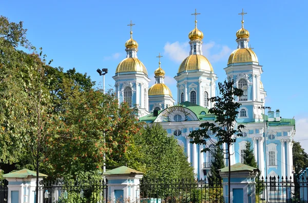 Ryssland, den sjö katedralen i St Nicholas (Naval katedralen Saint Nicholas Undergörarens och teofani) i St. Petersburg — Stockfoto