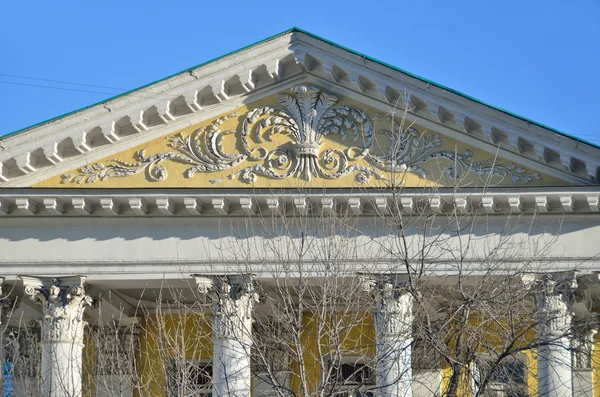 Moscou, Russie, 26 mars 2015. Personne, ferme de Barychnikov sur la rue Myasnitskaïa, 42, le monument de l'architecture, les éléments de décoration — Photo