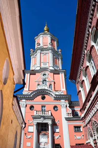 Moskau, russland, Kirche des Erzengels gabriel, menschikow turm — Stockfoto