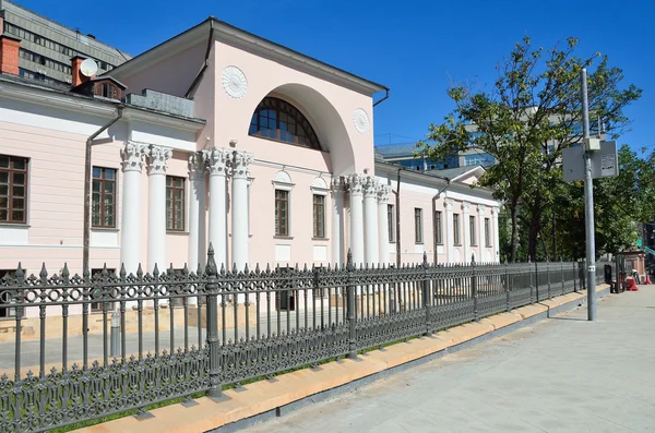 Moskou (Rusland), augustus, 21,2016. het landgoed van A.-I. Lobanov-Rostovsky op Mjasnitskaja street in Moskou — Stockfoto