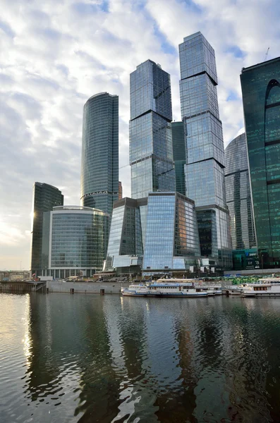 Moskova, Venäjä, maaliskuu, 28, 2016. Venäjän kohtaus: Kansainvälinen yrityskeskus "Moscow-City " — kuvapankkivalokuva