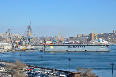 Vladivostok, Rusya, 29 Nisan 2016. yüzen rıhtım 