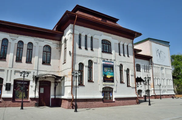 ウスリスク, ロシア, 2016 年 5 月 19 日。1908 年に建てられた v. f. Komissarzhevskaya、建築、記念碑にちなんでウスリスク ドラマ劇場 — ストック写真