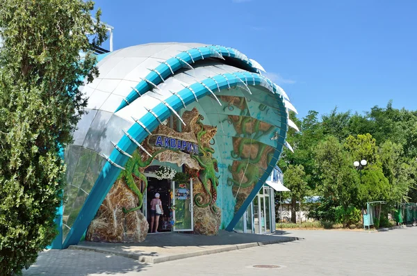 Evpatoria, Krim, juli, 03, 2016. De bouw van het Aquarium in Evpatoria — Stockfoto