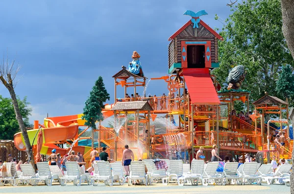 叶夫帕托里亚，克里米亚，2016 年 7 月 4 日。游乐园"Lukomorye"在叶夫帕托里亚 — 图库照片