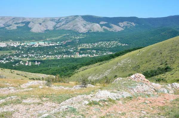Crimea, pueblo de Perevalnoe, vista desde arriba — Foto de Stock