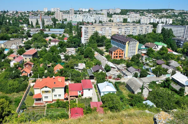 Simféropol, Crimée, 14 juillet 2016. La vue de la ville de Simféropol depuis les rochers de Pierre — Photo