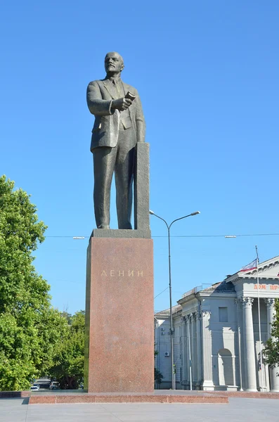 Simferopol, Krim, 14 juli 2016. Ingen, Monument till V.I.Lenin i Simferopol — Stockfoto
