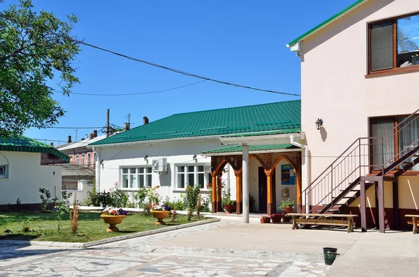 Simferopol, crimea, July 14, 2016.the Hof der alten Moschee von kebir-jami in simferopol, crimea — Stockfoto