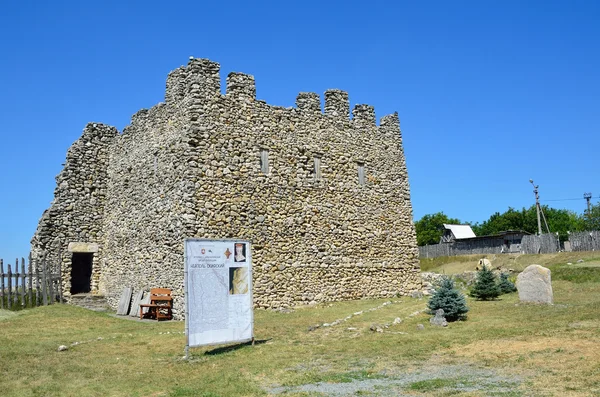 Symferopol, Krym, 14 lipca 2016 roku. Nikt nie, Ancient Neapol scytyjski w letni dzień w Symferopolu — Zdjęcie stockowe