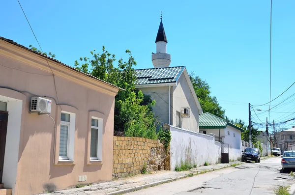 Simferopol, Kırım'da, Temmuz, 14, 2016. Volodarskogo Caddesi eski şehir — Stok fotoğraf