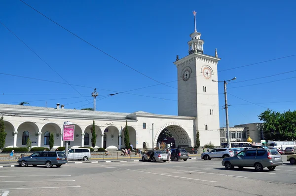 Simferopol, Crimeia, 14 de julho de 2016. A estação ferroviária em Simferopol — Fotografia de Stock