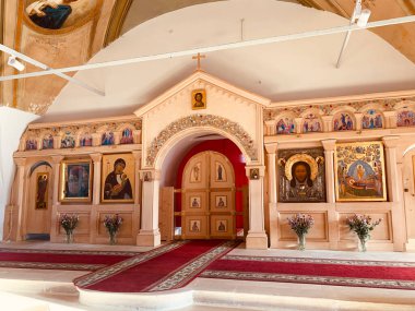 Moskova, Rusya, Aralık 06. 2020 yılı. İsa 'nın Dirilişi Kilisesi' nde Iconostasis, Moskova