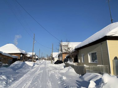 Kışın açık havada Ivdel 'de Turgenev Caddesi' nde. Rusya, Sverdlovsk bölgesi