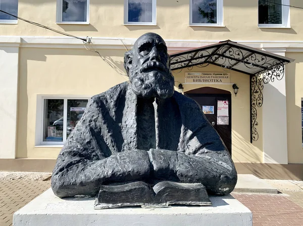 Borovsk Russia Kaluga Region May 2021 ボロブスクの哲学者ニコライ フェドロフへの記念碑 ロシア カルーガ地方 — ストック写真