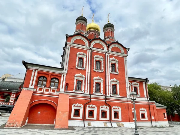 Moscovo Parque Zaryadye Igreja Sinal Mãe Deus Mosteiro Znamensky Verão — Fotografia de Stock