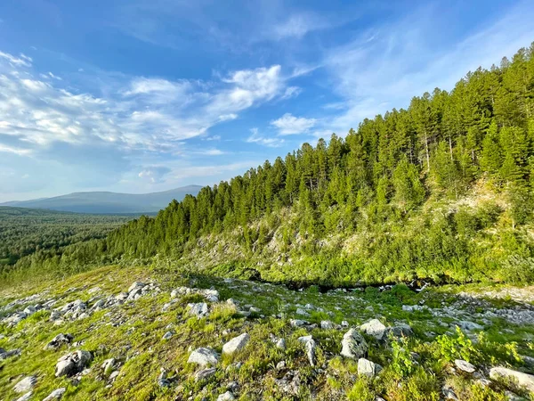 Uralské Hory Dyatlova Projíždějí Létě Oblačného Počasí Rusko — Stock fotografie