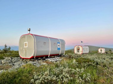 Pechora-Ilych Doğa Koruma Alanı, Kuzey Ural, Rusya, Temmuz, 12, 2021. Akşamları Komi Cumhuriyeti 'ndeki Manpupuner platosunun yakınındaki 