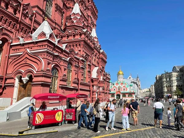 Moscú Rusia Agosto 2021 Gente Caminando Por Plaza Roja Cerca —  Fotos de Stock