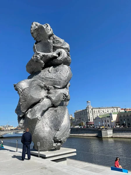Moscow Russia August 2021 Sculpture Big Clay Bolotnaya Embankment Yakimanka — Stock Photo, Image