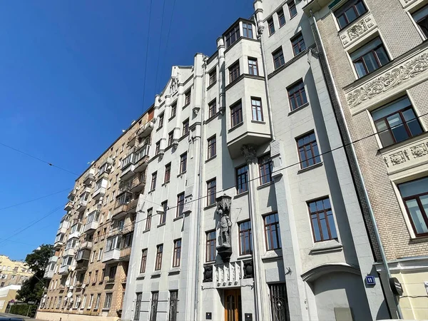 モスクワ グシャトニコフレーン エプスタインのアパートだ 1912年に建てられた建築家V Dubovskoy — ストック写真