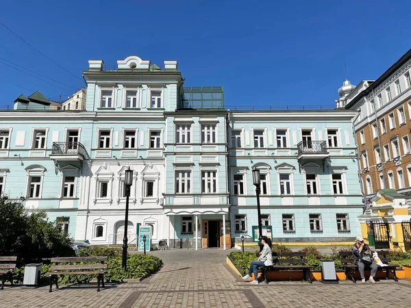 モスクワ ロシア 2021年8月28日 歴史的邸宅のI Turgenevにちなんで名付けられた図書館読書室 1885年に設立された モスクワ ボブロフPereulok 6ビル1 — ストック写真
