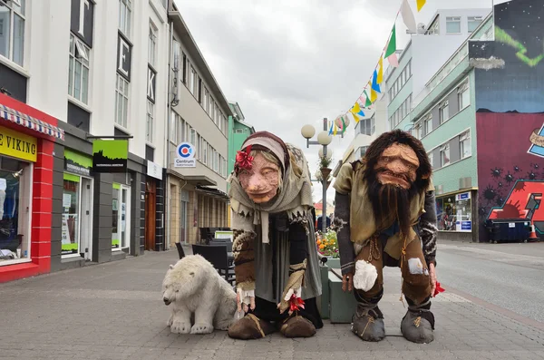 Akureyri, Island, srpen, 15, 2014. Socha Vikingů v centru Akureyri — Stock fotografie