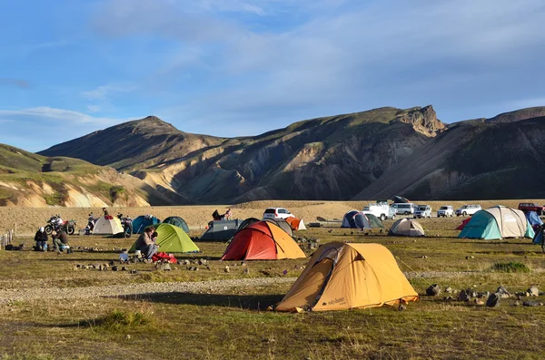 Island, landmannalaugar, riolit hory, tábořiště — Stock fotografie
