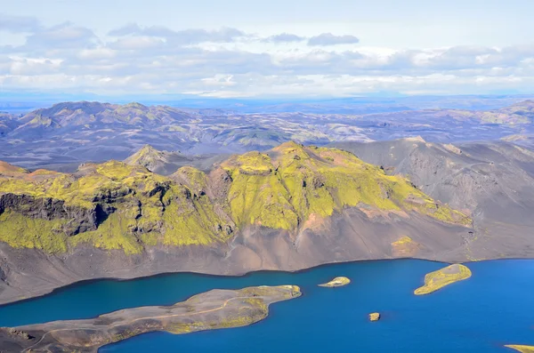 Islandia, górskie jezioro — Zdjęcie stockowe