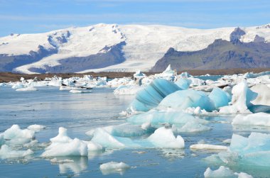The glacial lagoon Jokûlsaurloun, Iceland