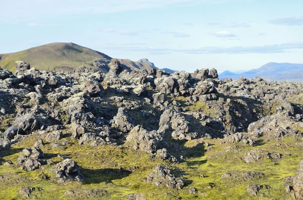 Islanda, Landmannalaugar, montagne riolit e formazioni laviche — Foto Stock